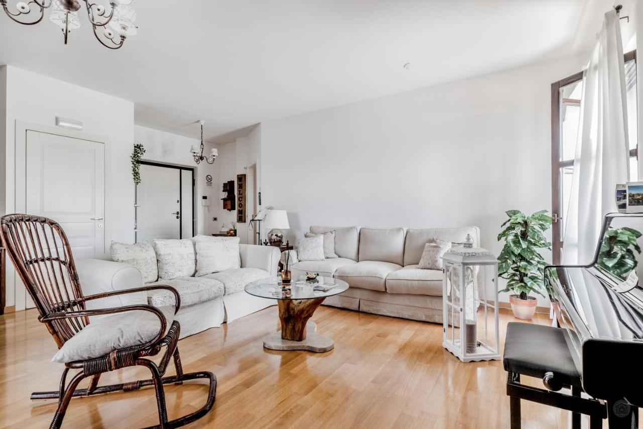 B&B A Casa Di Giulia Guidonia Buitenkant foto