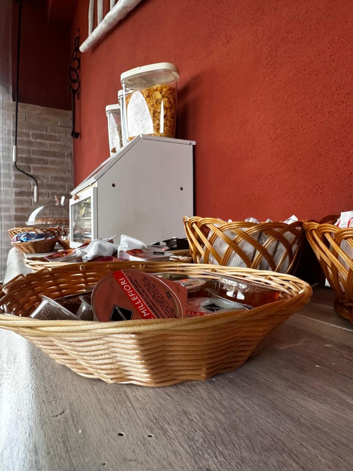 B&B A Casa Di Giulia Guidonia Buitenkant foto